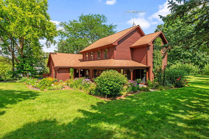 Property Photo: 3616 Wisteria Drive IL 60012