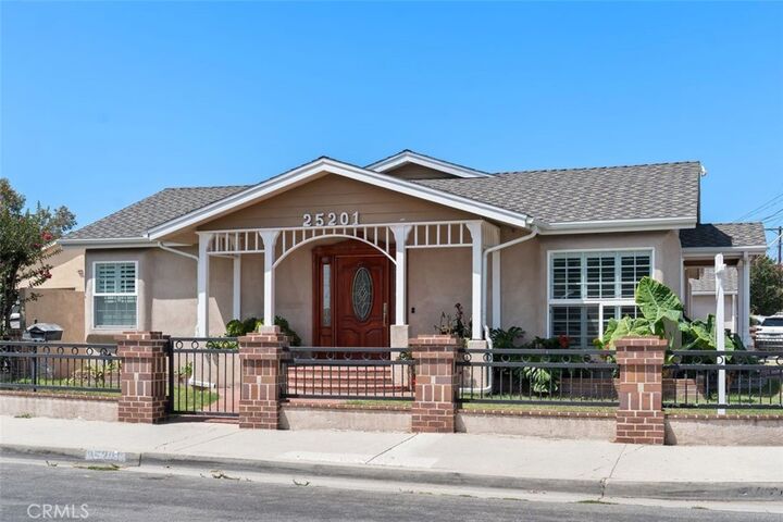 Property Photo: 25201 Walnut St CA 90717