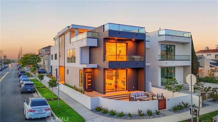 203 Indianapolis Avenue  Huntington Beach CA 92648 photo