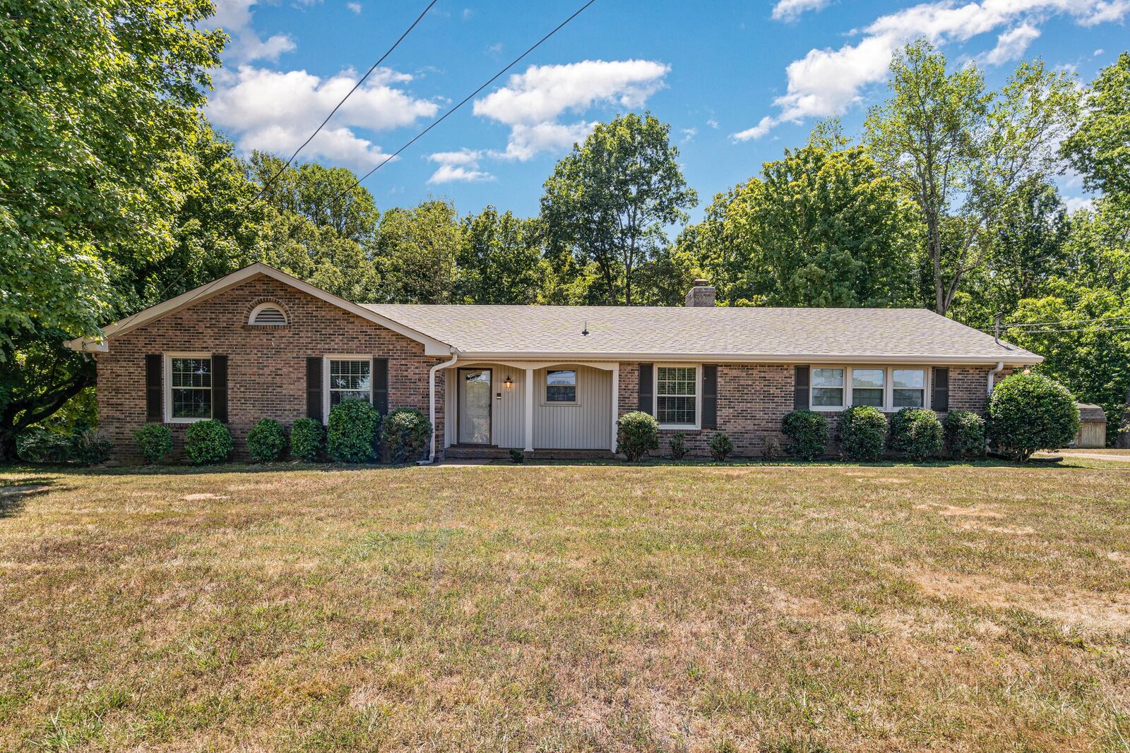 Property Photo: 6124 Eatons Creek Rd TN 37080