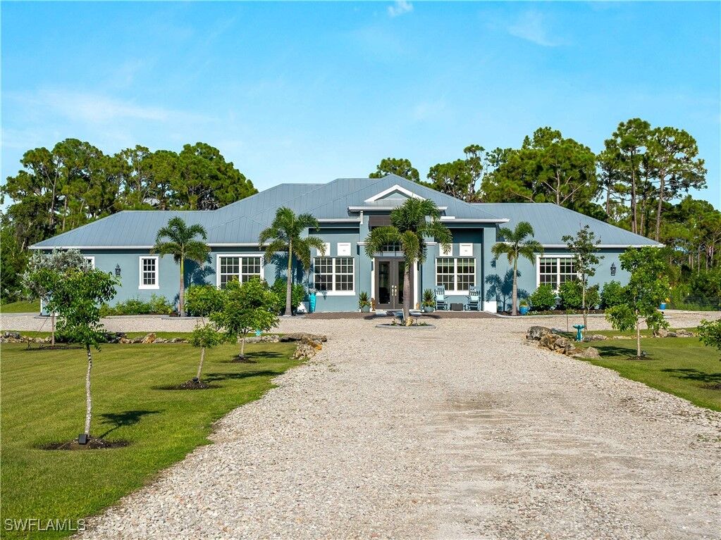Property Photo: 9016 Falcon Court FL 34293