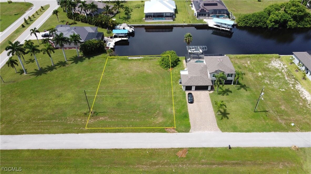 Property Photo: 1206 NW 36th Avenue FL 33993