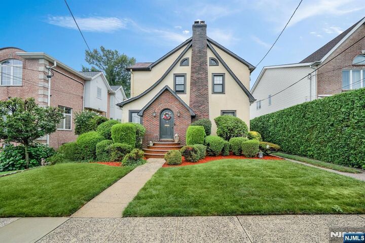 18 Lincoln Avenue  Cliffside Park NJ 07010 photo
