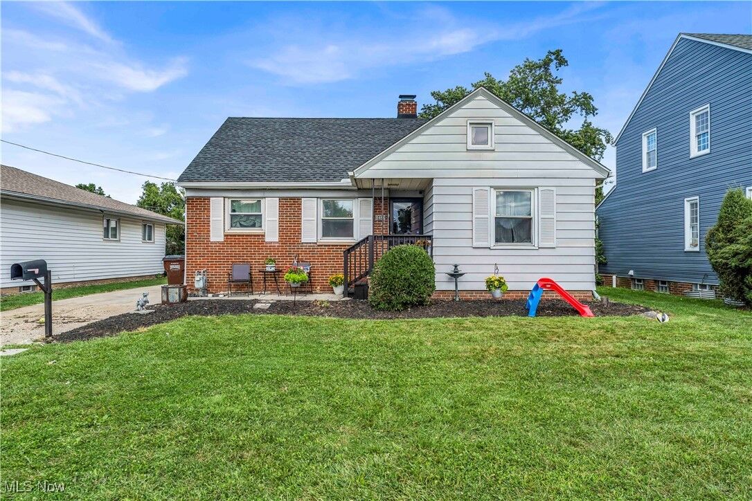 Property Photo: 6483 Kerneywood Road OH 44129
