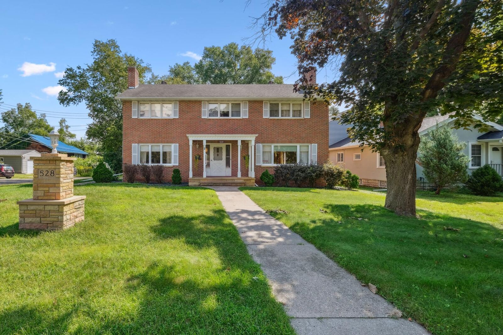 Property Photo: 528 Lexington Parkway S MN 55116