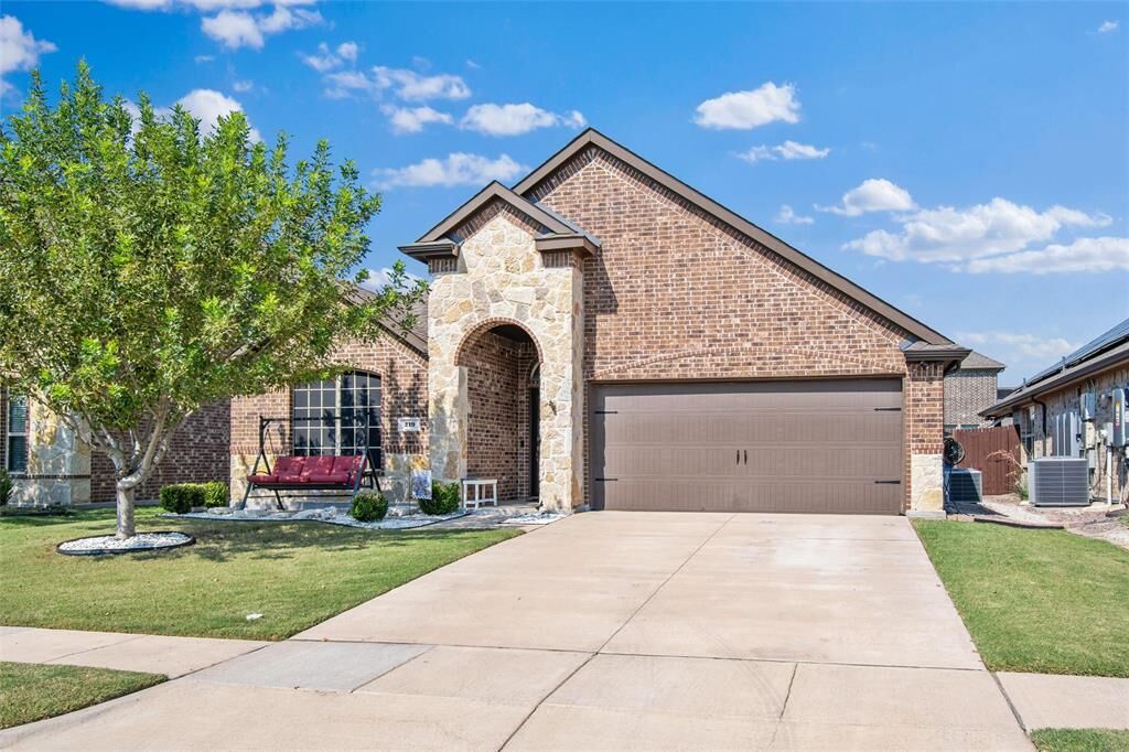Property Photo: 219 Garden Grove Drive TX 75165