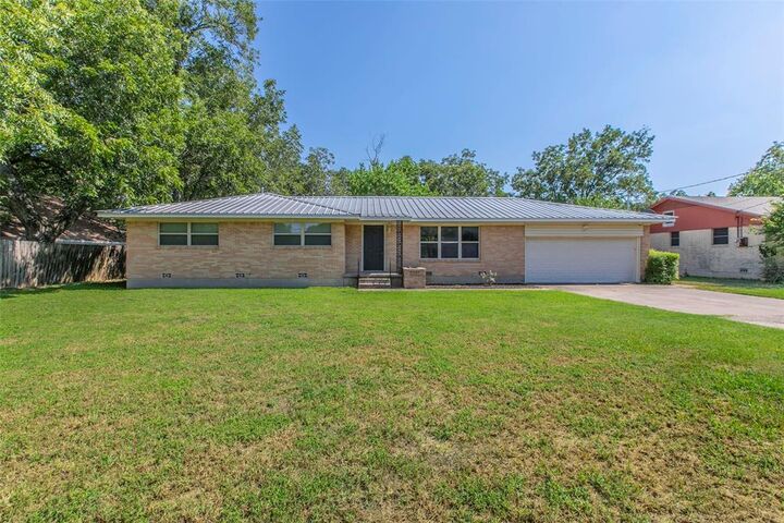 Property Photo: 3025 Orchard Lane TX 76705