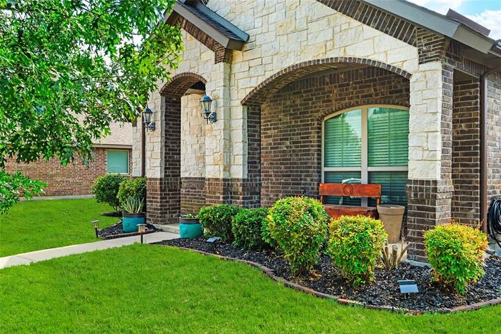 Property Photo: 3055 Carlton Parkway TX 75165