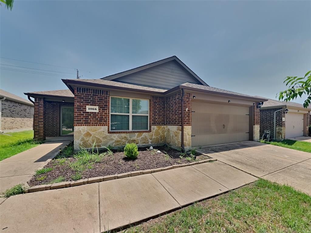 Property Photo: 1068 Churchill Drive TX 75407