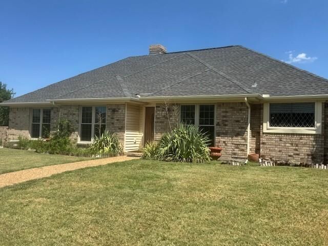 Property Photo: 1912 Polstar Drive TX 75093