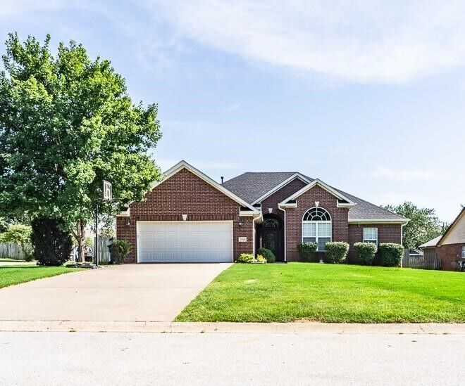 Property Photo: 2806 SE 3rd Street AR 72712