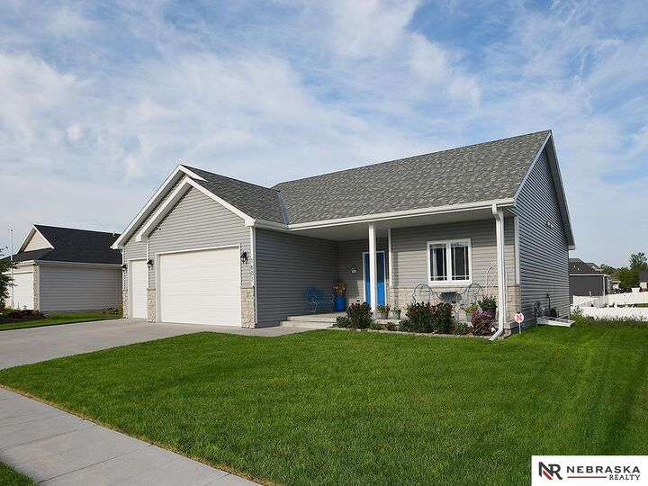 Property Photo: 1601 NW 52nd Street NE 68528