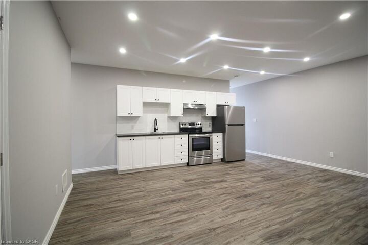 Property Photo:  21 King Street E 1B  ON N0A 1H0
