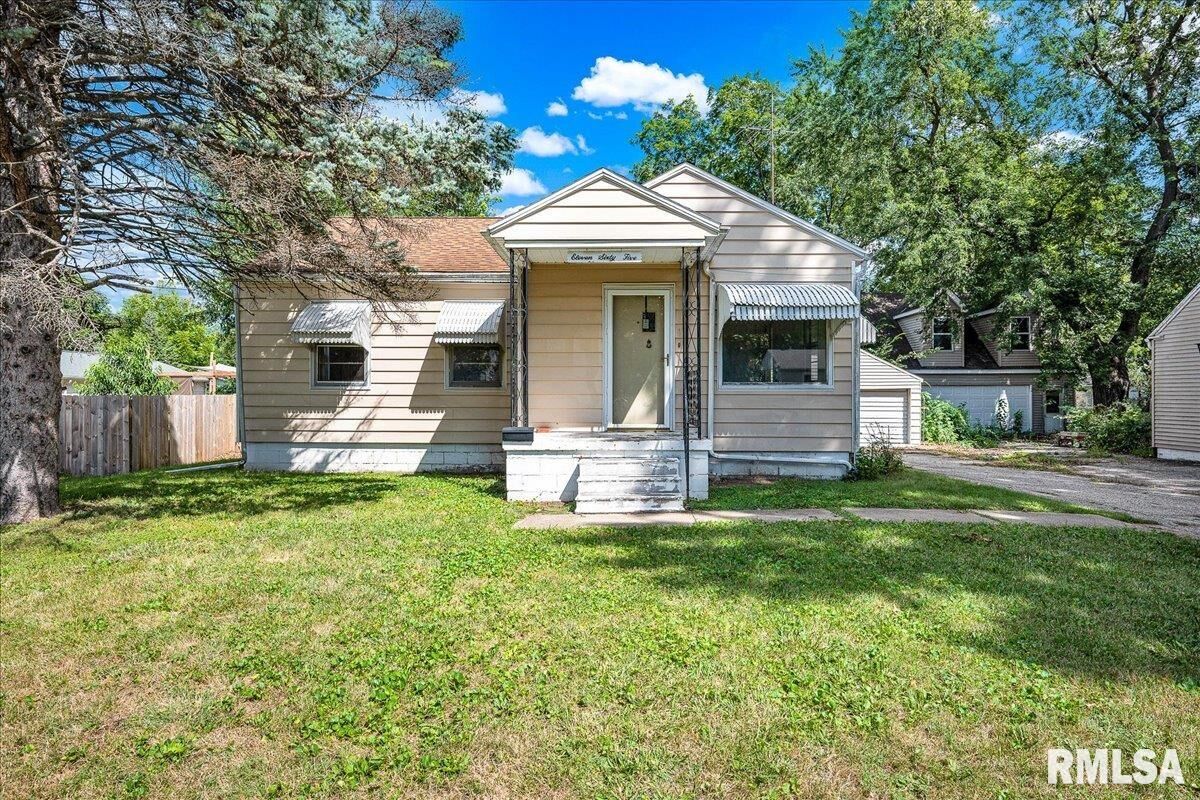 Property Photo: 1165 Jefferson Street IL 61401