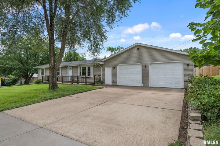 Property Photo:  500 May Street  IL 52753 