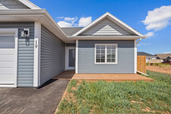 Property Photo:  19 Loggie Drive  PE C1N 4J3 