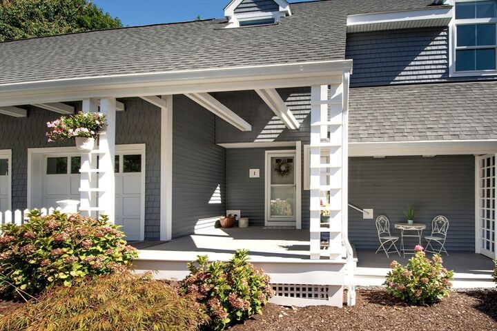 Property Photo:  1 Gatehouse Ln 1  MA 02045 