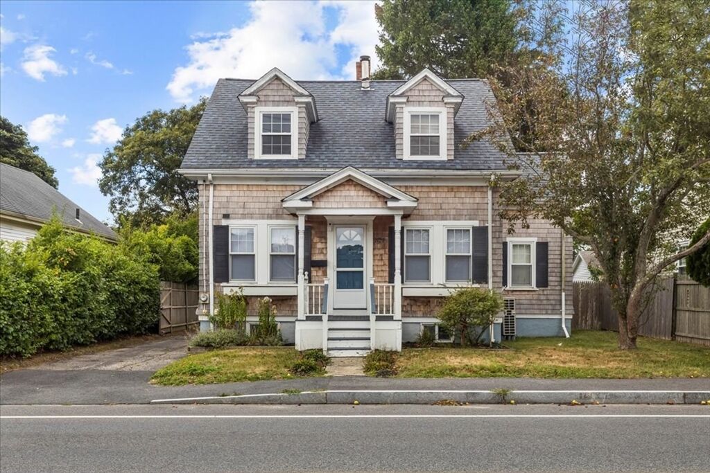 Property Photo: 321 Winter St MA 02601