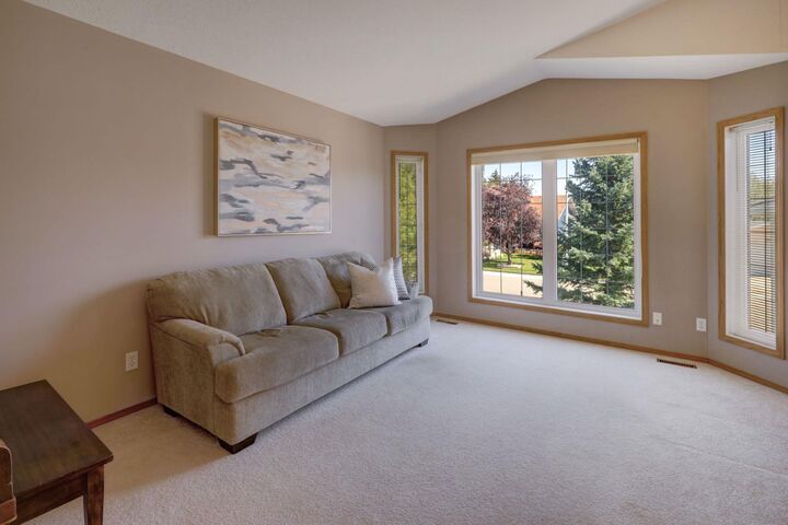 Property Photo:  37 Chinook Crescent  AB T0M 0G0 