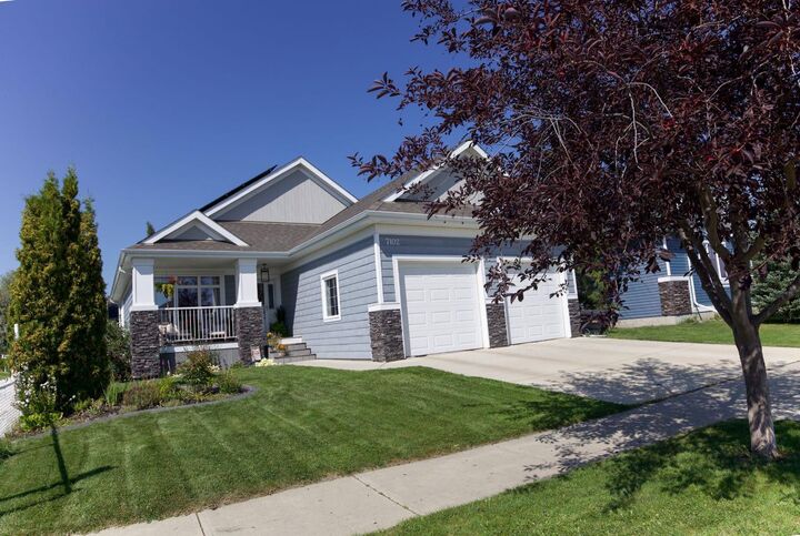 7102 Cobb Street  Lacombe AB T4L 1Z3 photo