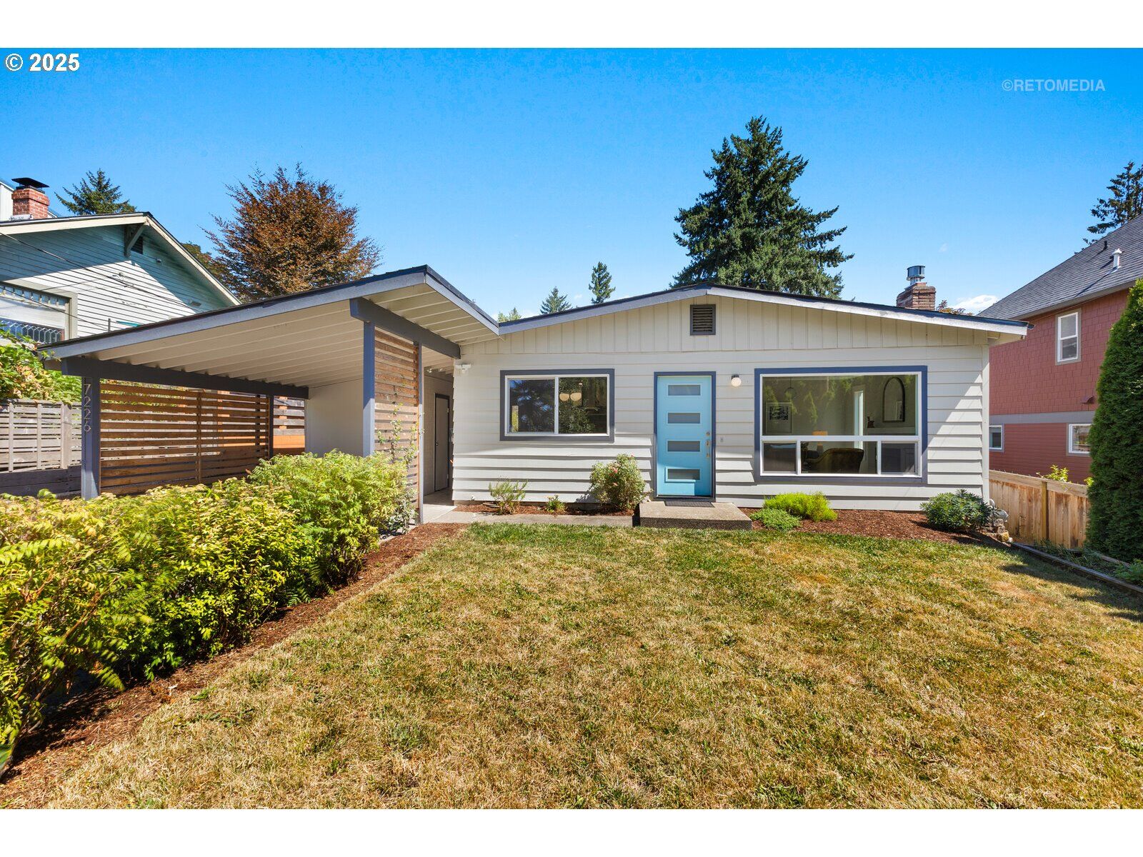 Property Photo: 7226 SW 32nd Ave OR 97219