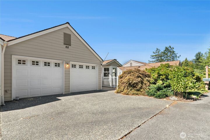 22541 SE 42nd Court 2252  Issaquah WA 98029 photo