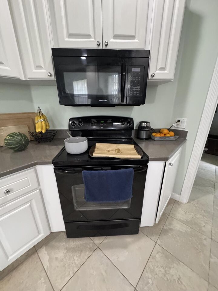 Property Photo:  8306 Quito Place  FL 33414 