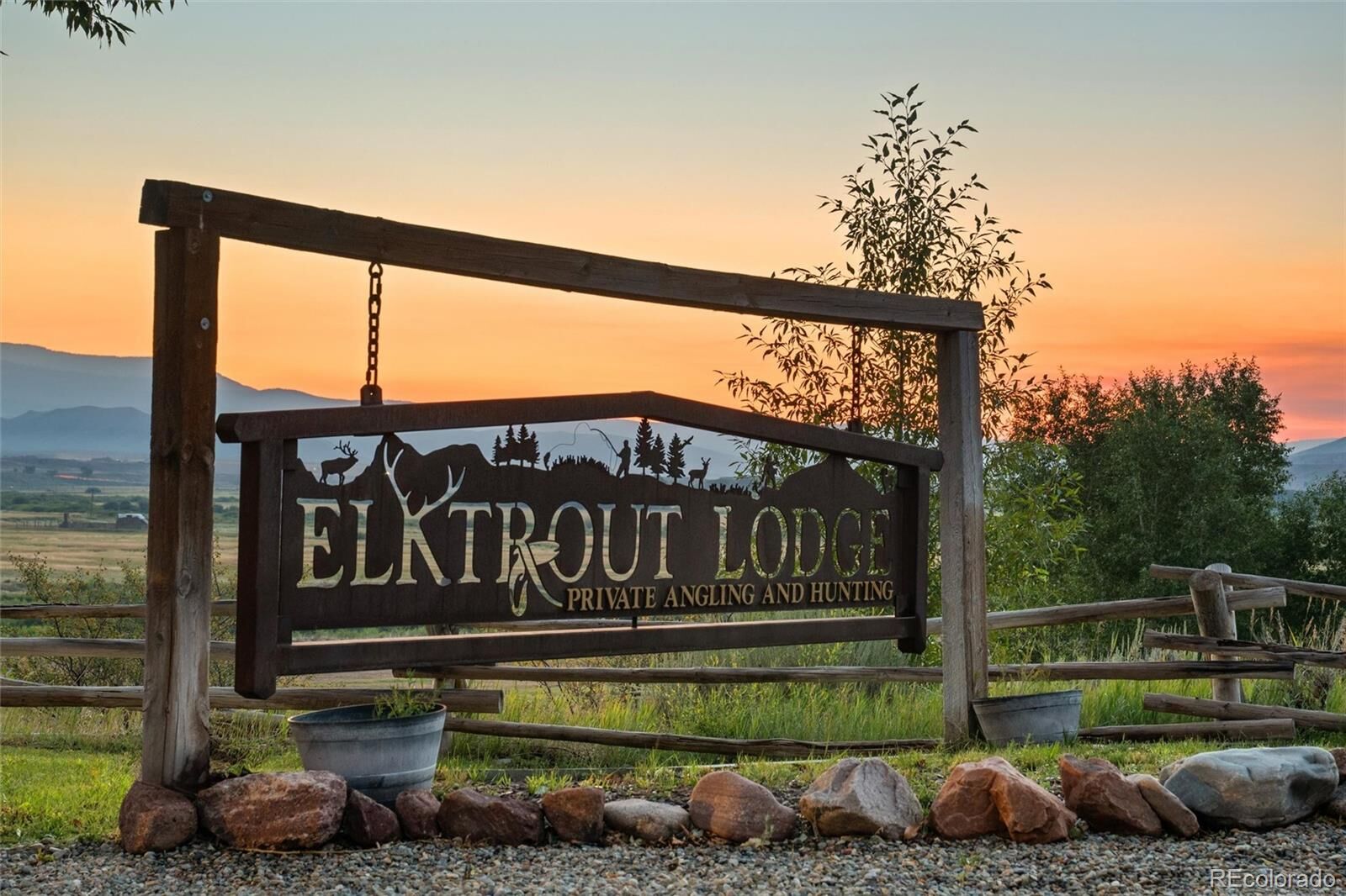 Property Photo: 1853 County Road 33 CO 80459