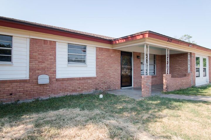 317 Van Zandt St  San Angelo TX 76905 photo