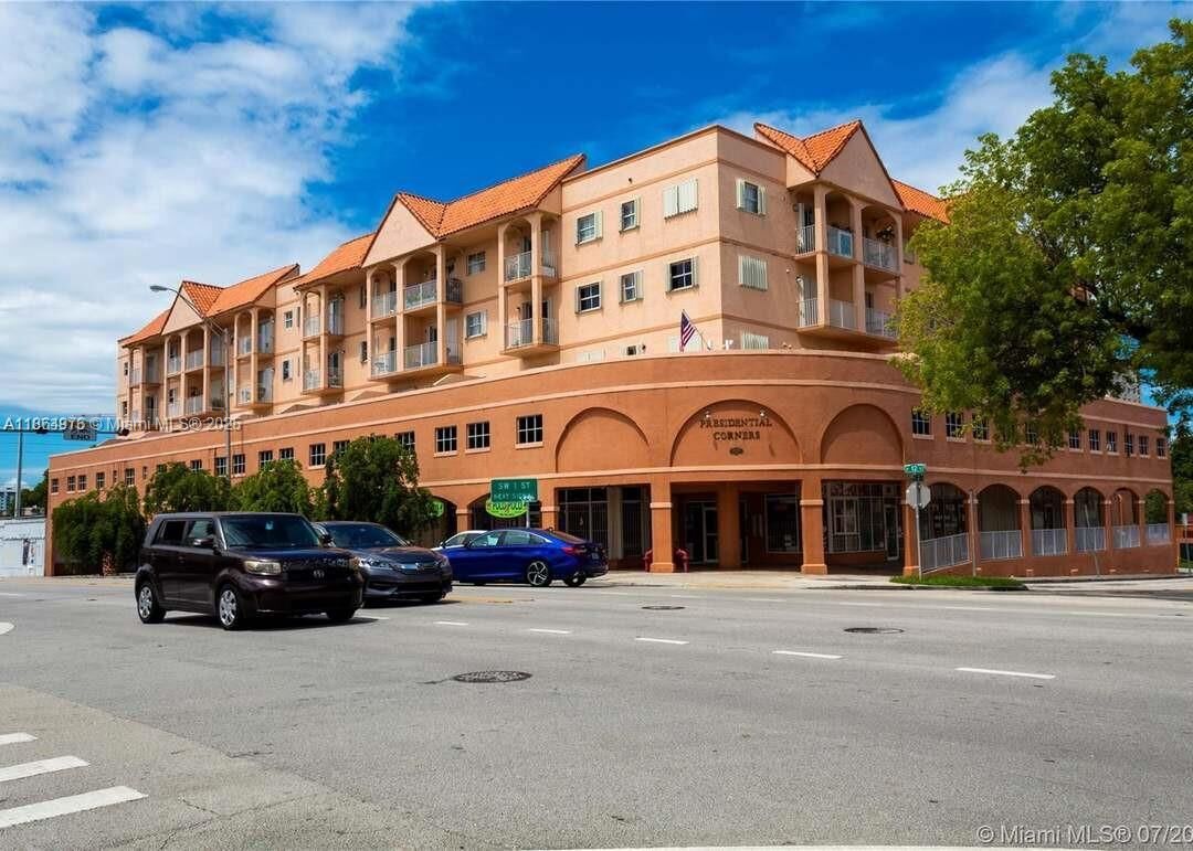 Property Photo:  199 SW 12th Ave 415B  FL 33130 