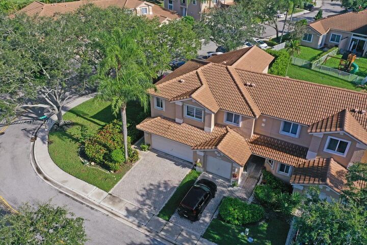 Property Photo: 15899 SW 12th St FL 33027