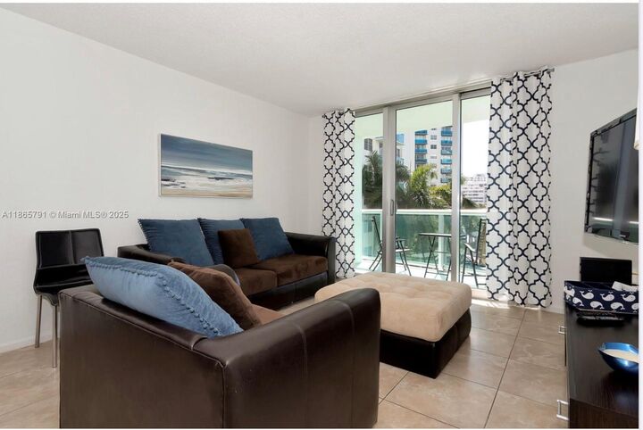 Property Photo:  3901 S Ocean Dr 4U  FL 33019 