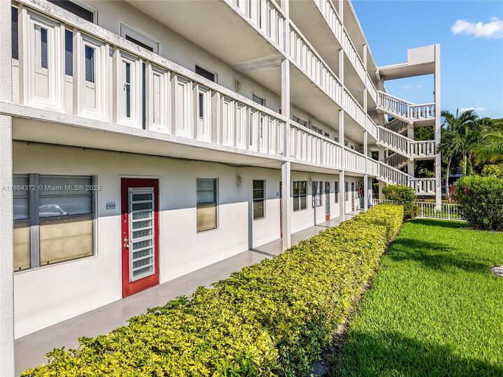 Property Photo: 1032 Ellesmere B 1032 FL 33442