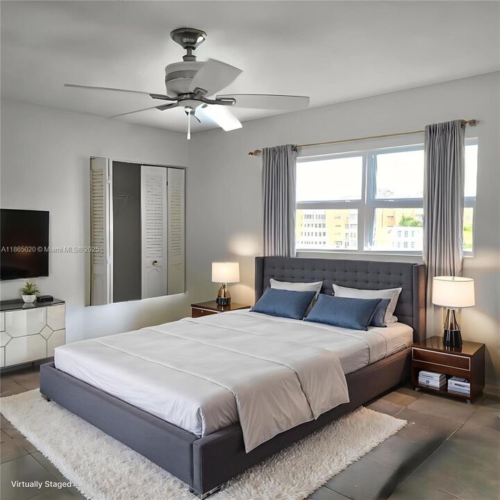 Property Photo: 205 SE 11th Ter 302 FL 33004