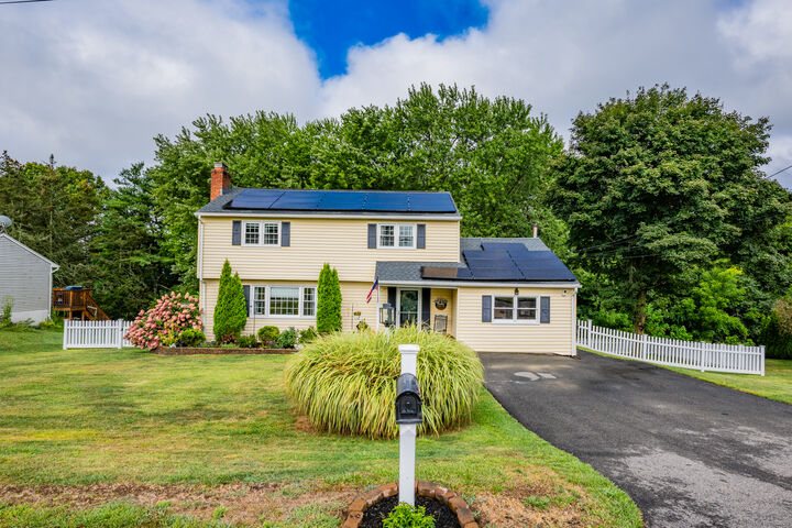 Property Photo:  50 Kim Lane  CT 06450 