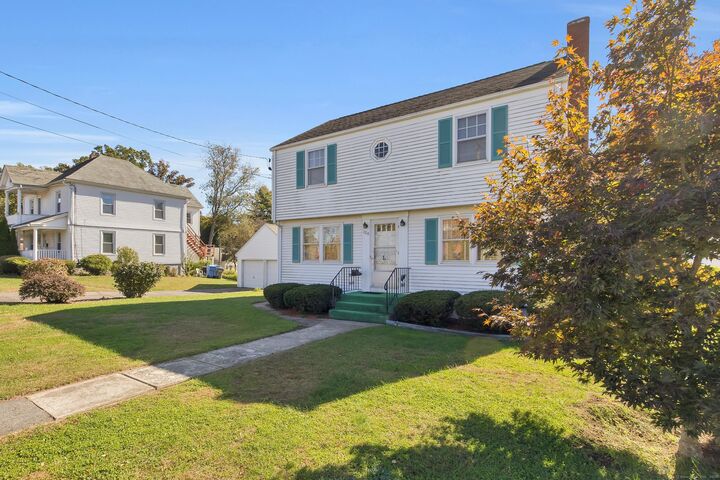 Property Photo:  100 Russell Street  CT 06040 