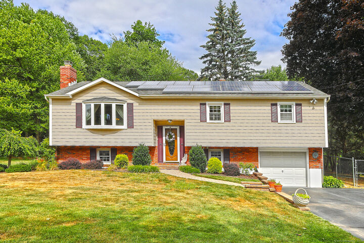 30 Lakeview Drive  Milford CT 06460 photo
