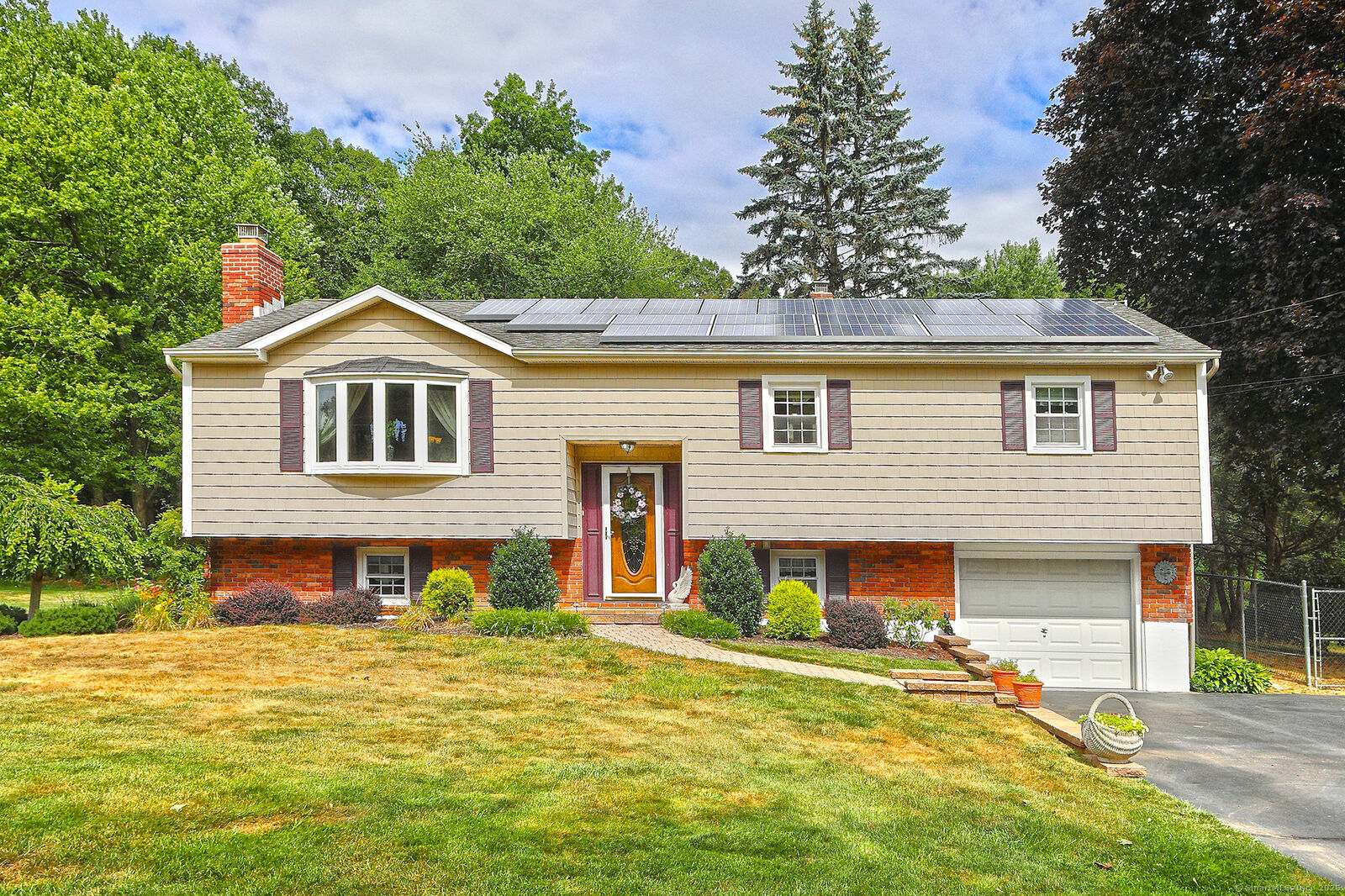 Property Photo: 30 Lakeview Drive CT 06460