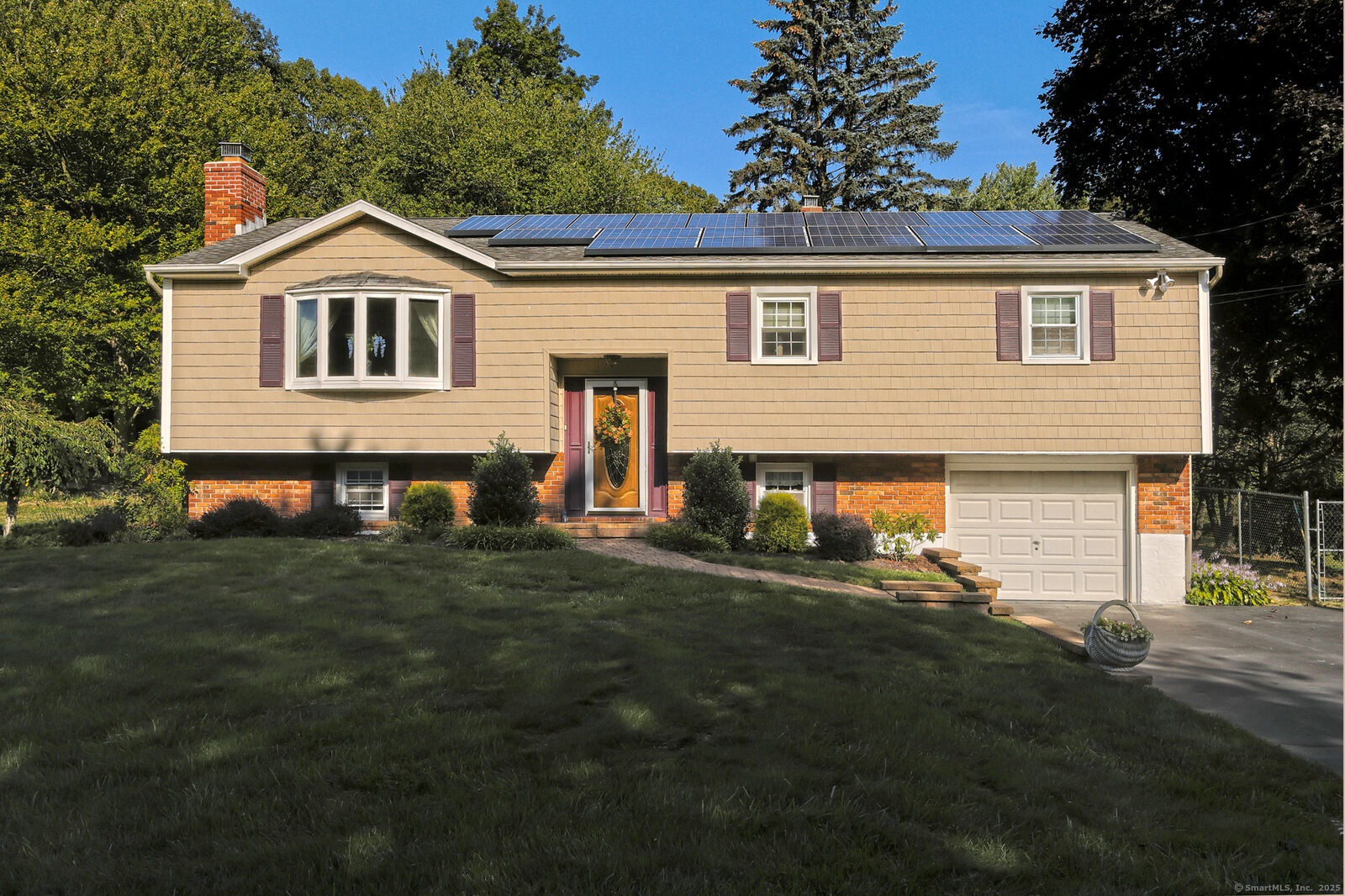 Property Photo:  30 Lakeview Drive  CT 06460 