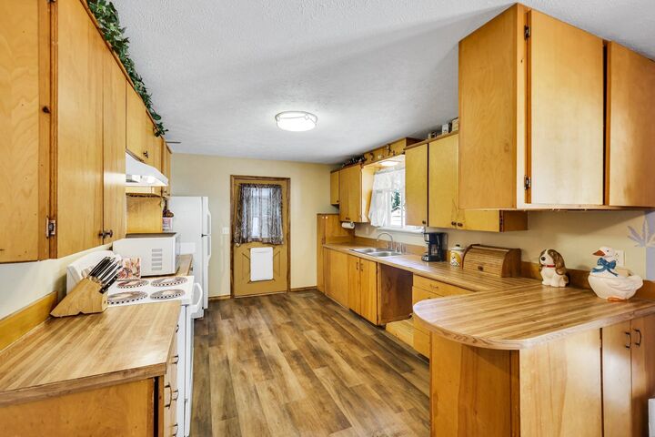 Property Photo: 319 N Fea Ave WA 99156