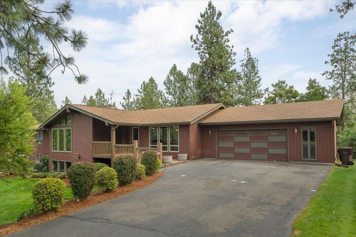 Property Photo: 4019 S Suncrest Dr WA 99037
