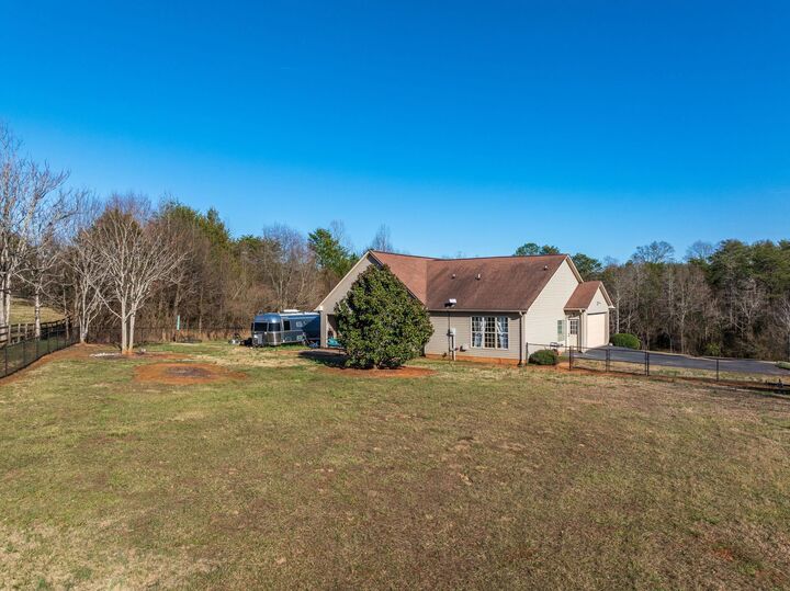 Property Photo: 130 Spivey Creek Road SC 29356