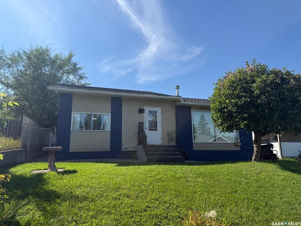 Property Photo: 931 111th Street SK S9A 2K2