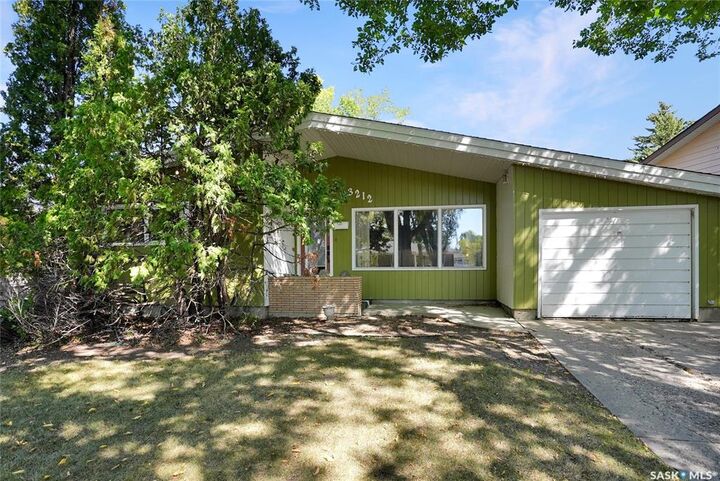 Property Photo:  3212 L'Arche Crescent  SK S4S 5V8 