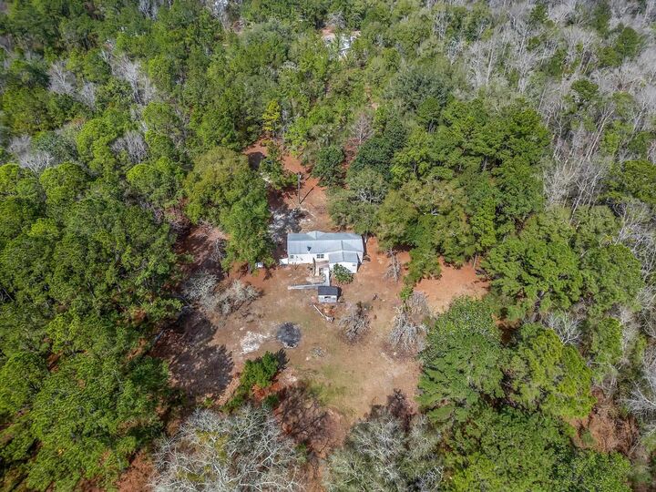 Property Photo: 21406 Perry Green Lane FL 32310