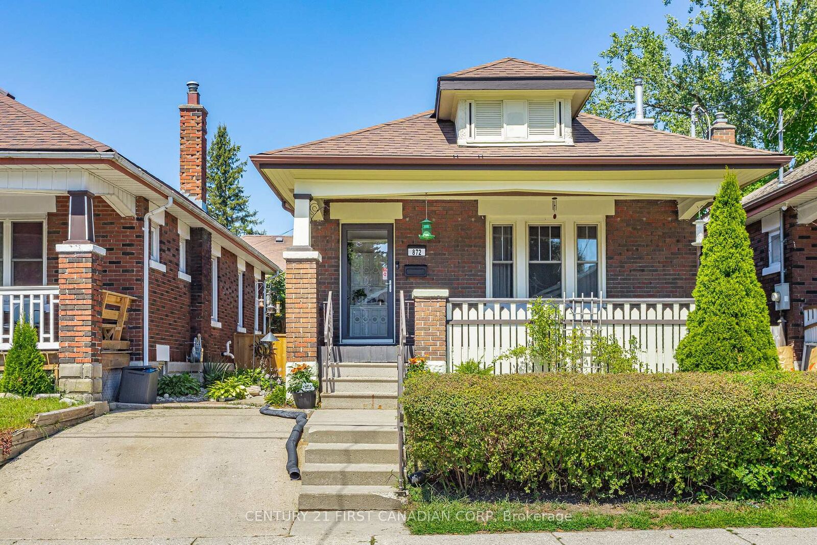 Property Photo: 872 Lovett Street ON N5Z 1N5