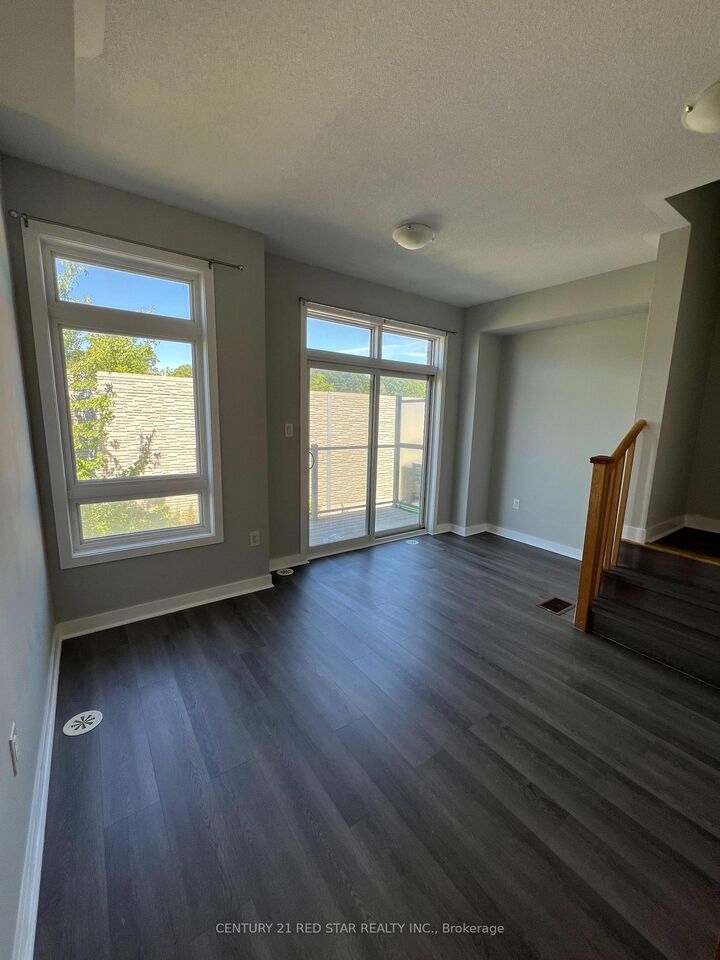 Property Photo:  218 Dalhousie Street  ON L4L 0L8 