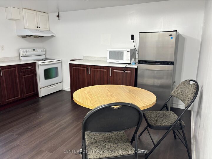94 Taunton Road W Bsmt  Oshawa ON L1G 3T2 photo