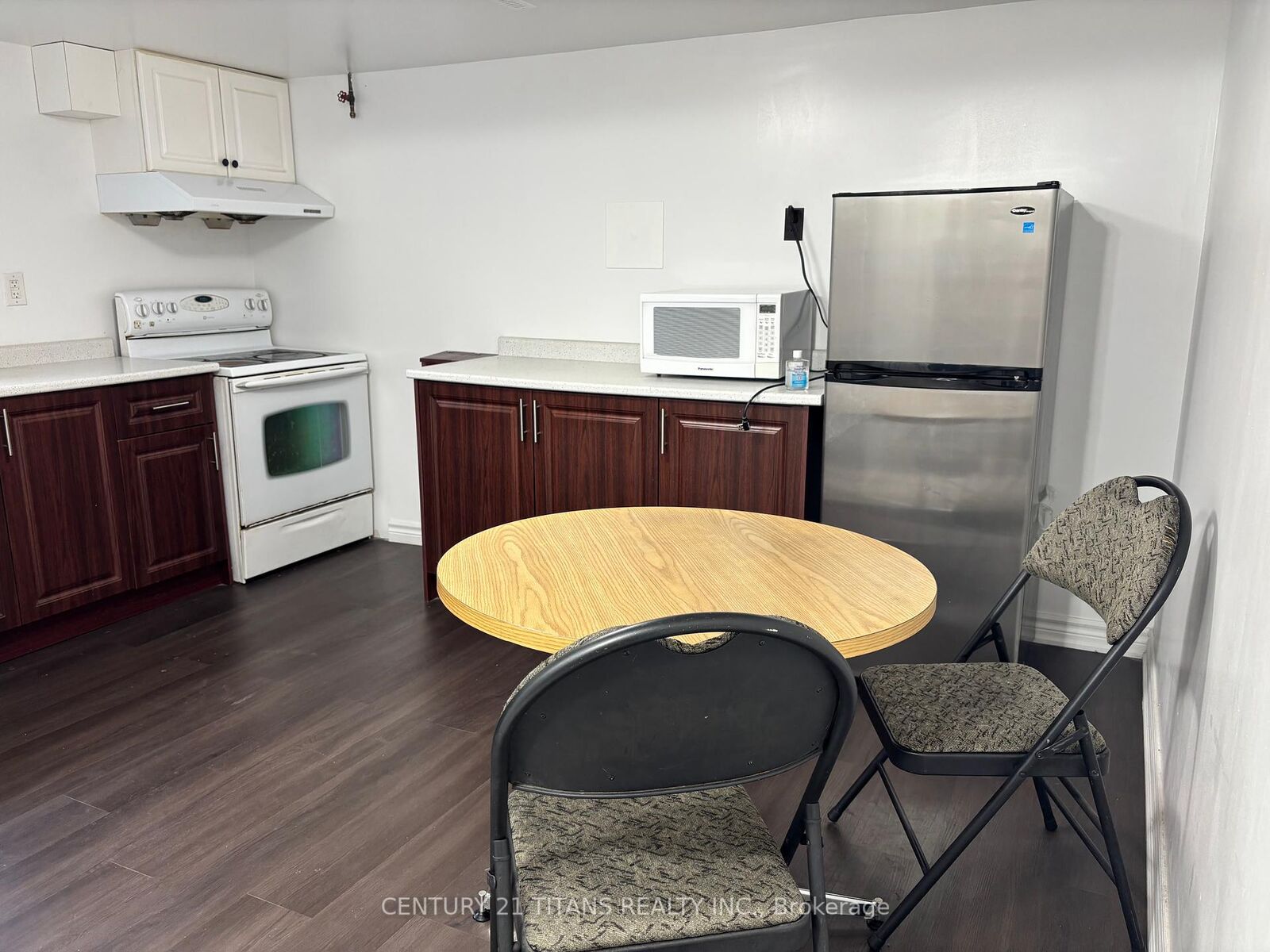 Property Photo: 94 Taunton Road W Bsmt ON L1G 3T2