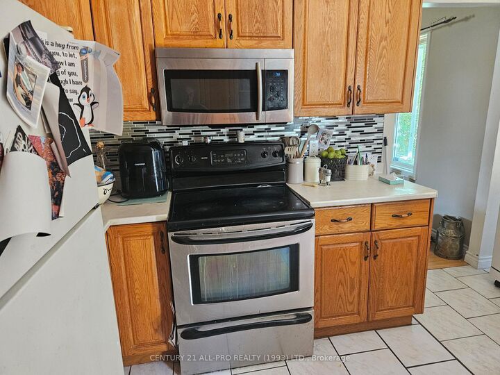 Photo de la propriété: 976 Glenhare Street ON K9A 5G4